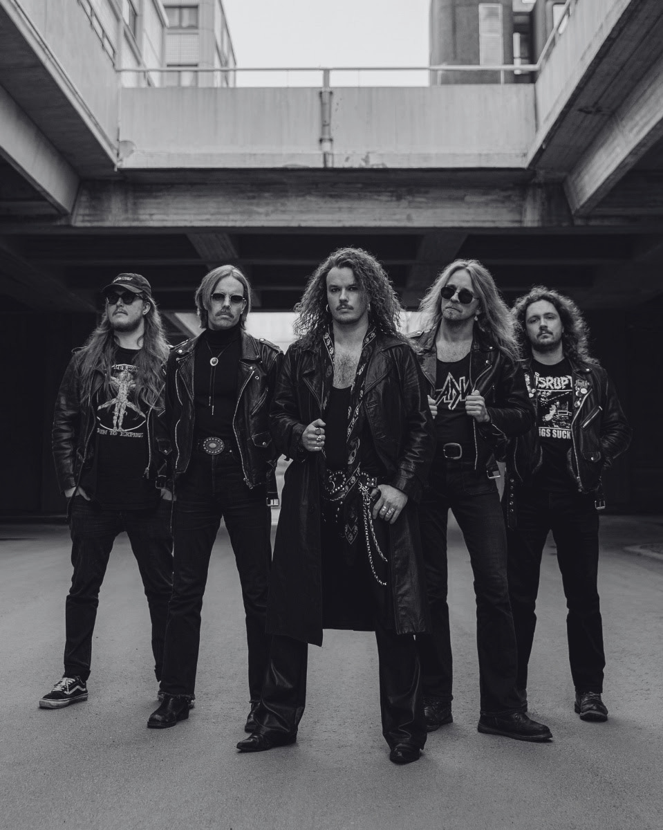 DIRT kicks off its release year after a long break with the hit-driven single “Sunder”