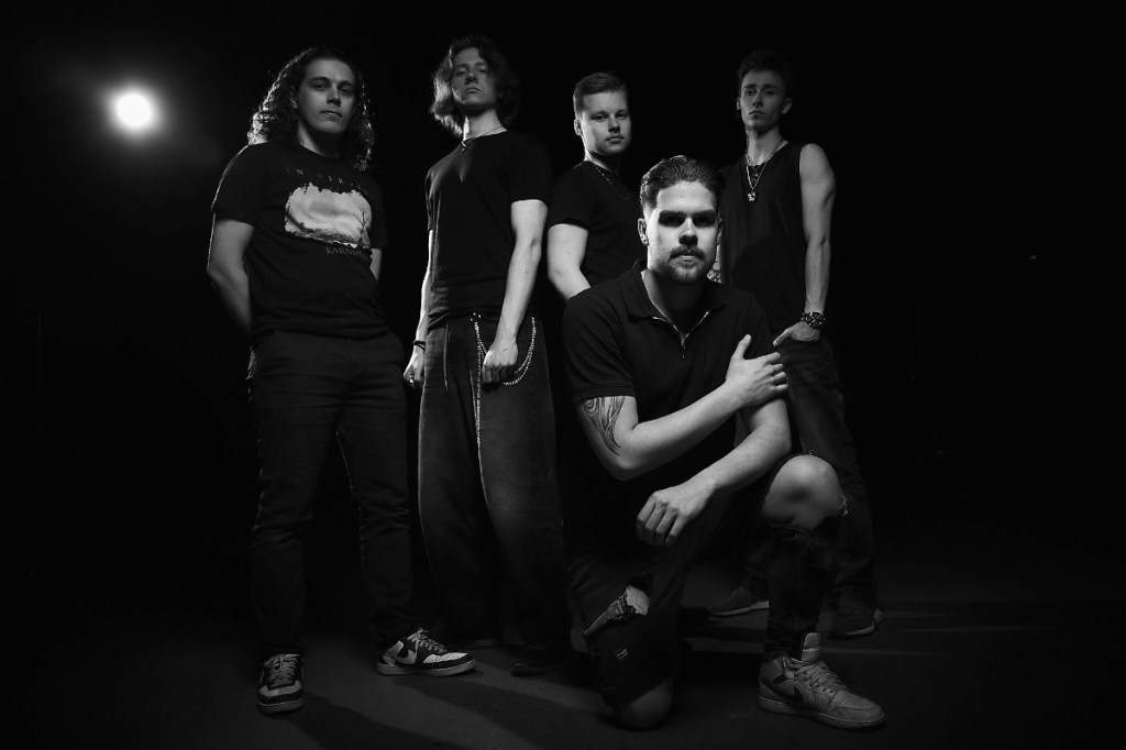 Averse release crushing new single Servant to None