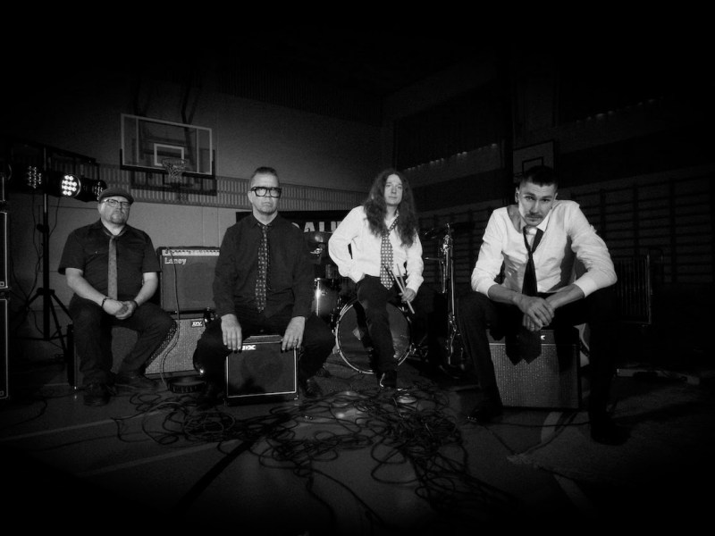 Karahka Unleash a Fierce Stoner Rock Blast on “Summer&nbsp;Hell”
